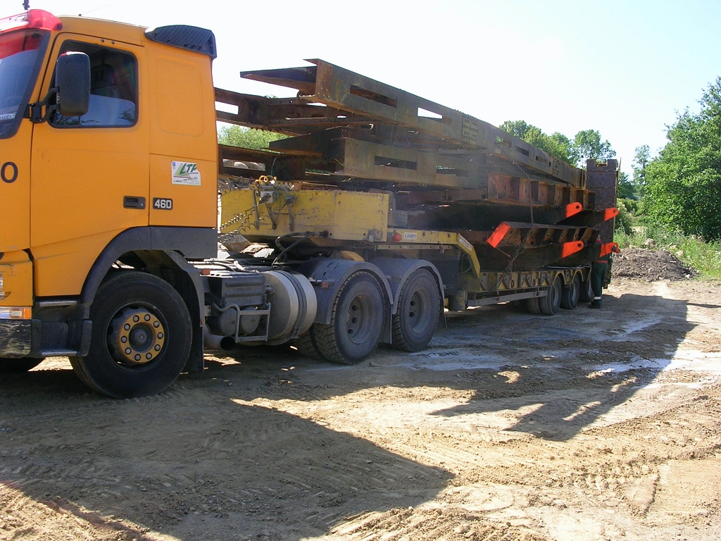 20110601 WHALE:BALEINE 1 Leaves for Vire From Brécey 05.jpg